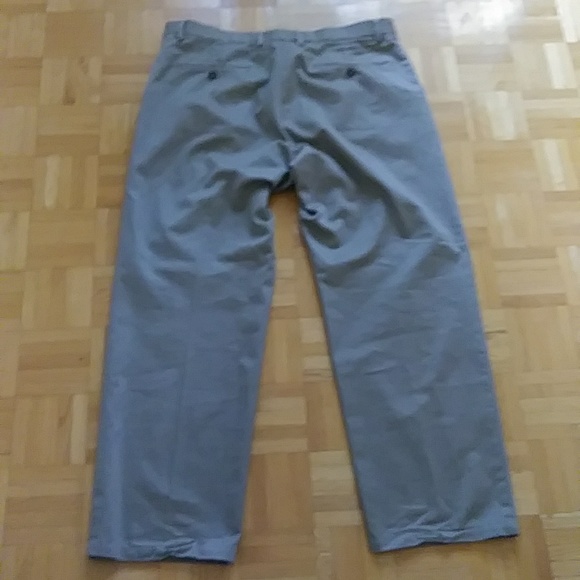 Dockers signature khaki relaxed fit 36 waist 32 inseam 100% cotton - Picture 6 of 7